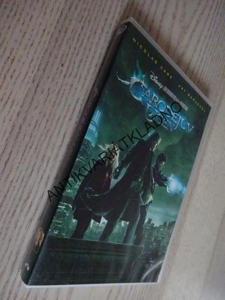 ČARODĚJŮV UČEŇ, DVD FILM 