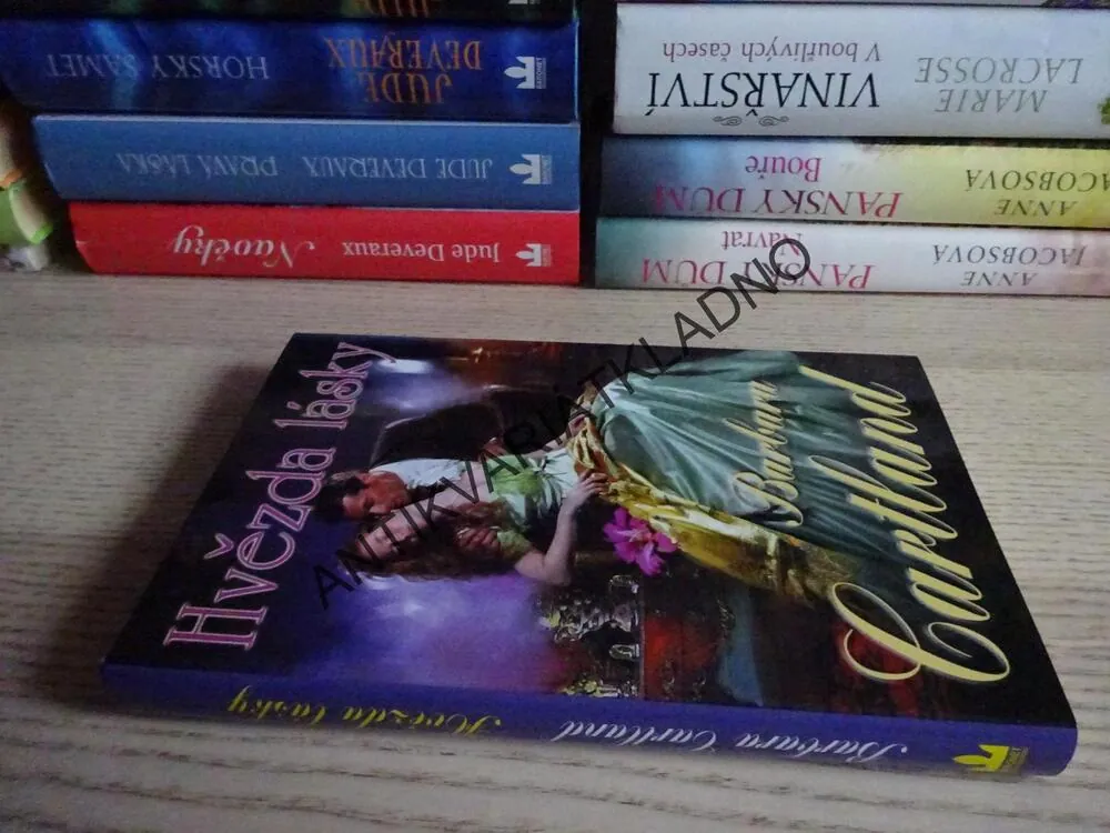 HVĚZDA LÁSKY, BARBARA CARTLAND, CARTLANDOVÁ, **an