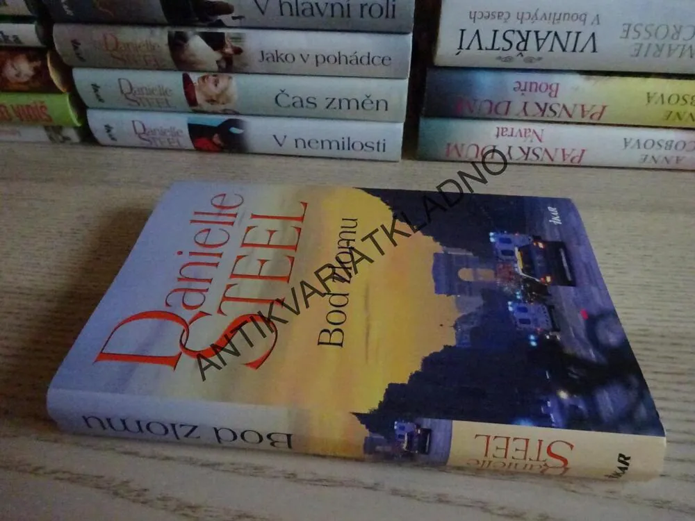BOD ZLOMU, DANIELLE STEEL, **an