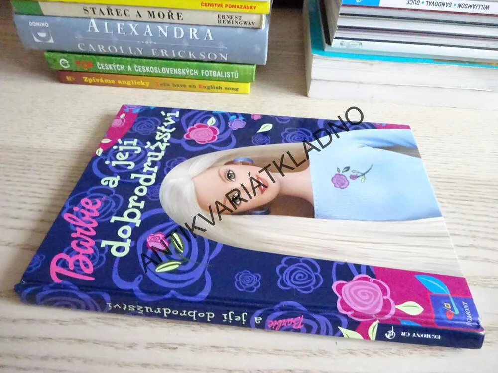 BARBIE A JEJÍ DOBRODRUŽSTVÍ, **an