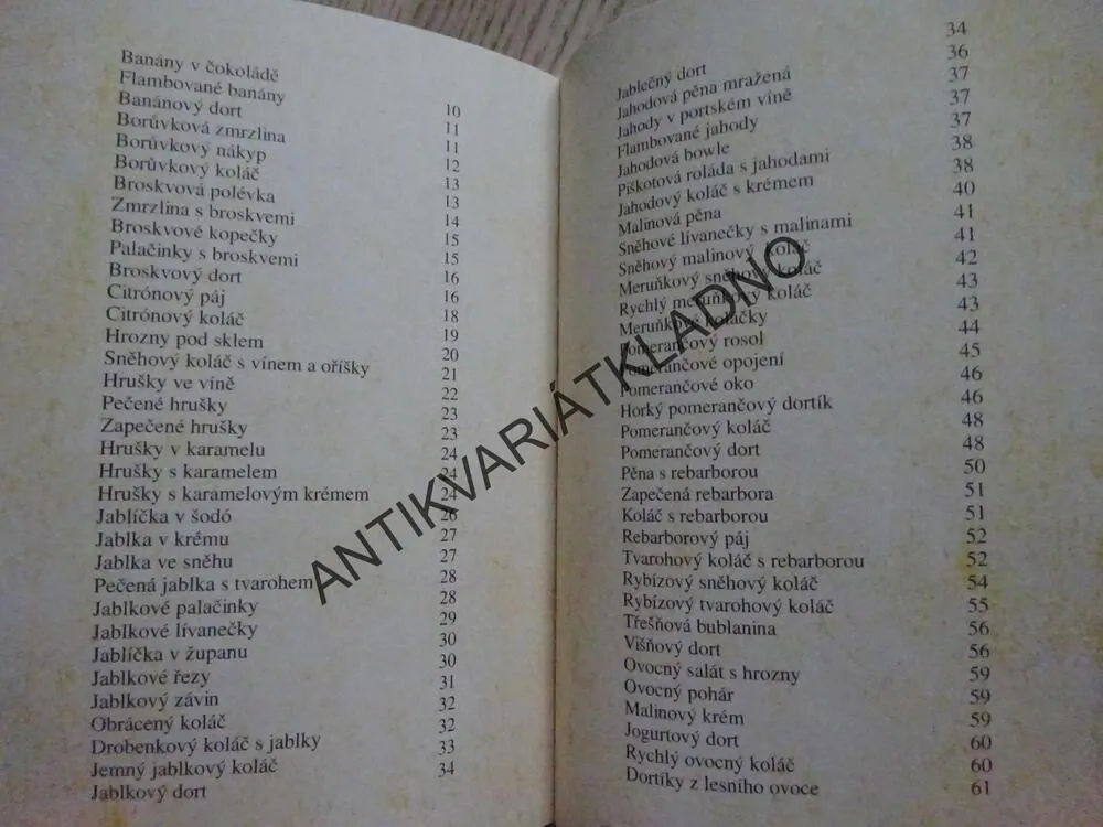 OVOCNÉ DEZERTY A MOUČNÍKY, KLÁRA TRNKOVÁ, **an