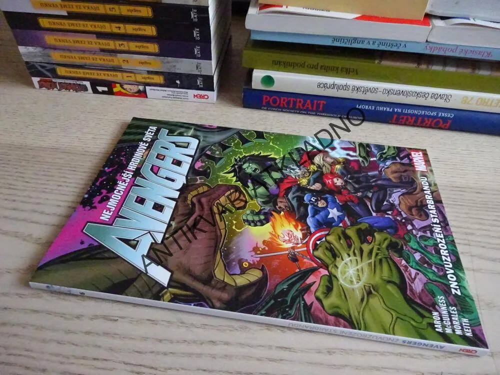 AVENGERS, ZNOVUZROZENÍ STARBRANDU, KOMIKS MARVEL, **an