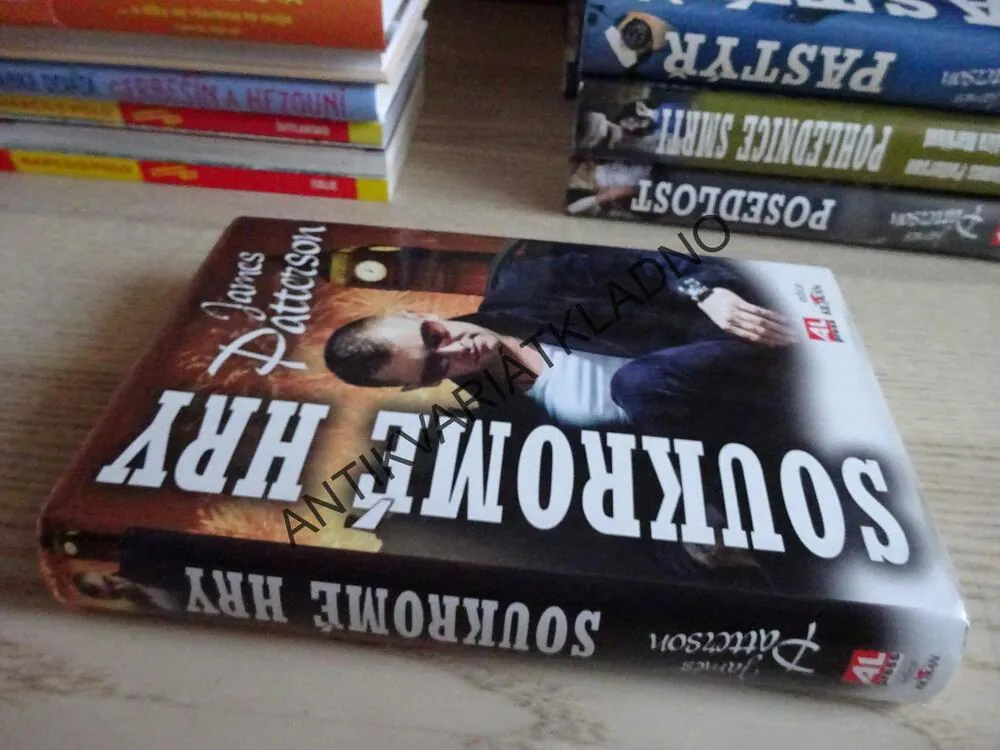 SOUKROMÉ HRY, JAMES PATTERSON, **an