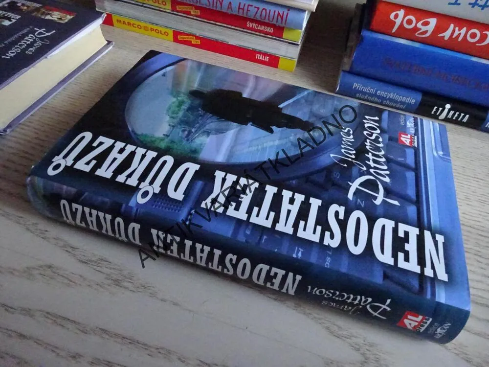 NEDOSTATEK DŮKAZŮ, JAMES PATTERSON, **an