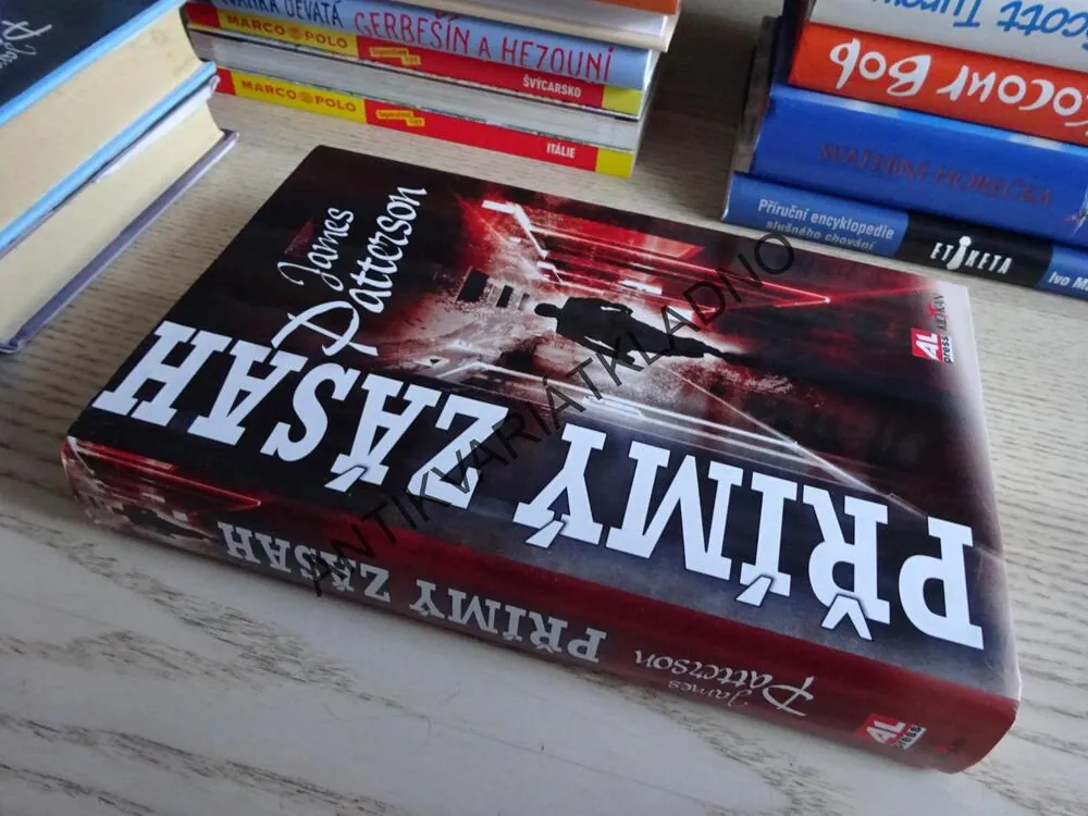 PŘÍMÝ ZÁSAH, JAMES PATTERSON, **an