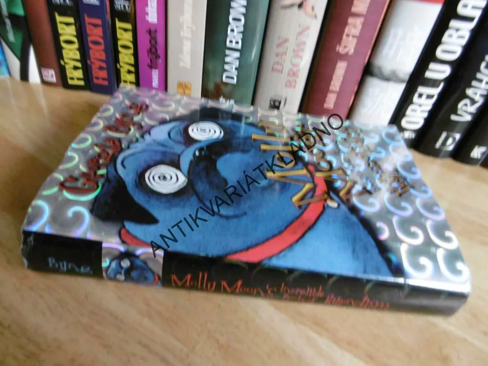 INCREDIBLE BOOK OF HYPNOTISM, MOLLY MOON´S, GEORGIA BYNS, ANGLICKY, **an