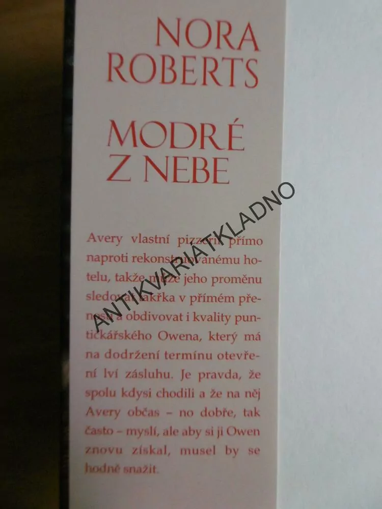 MODRÉ Z NEBE, NORA ROBERTS