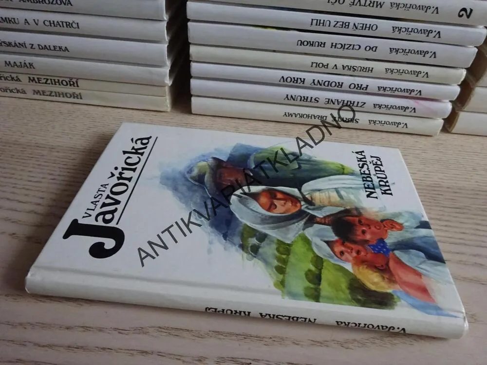 NEBESKÁ KRŮPĚJ, VLASTA JAVOŘICKÁ, **an