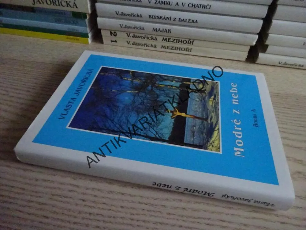 MODRÉ Z NEBE, VLASTA JAVOŘICKÁ, **an