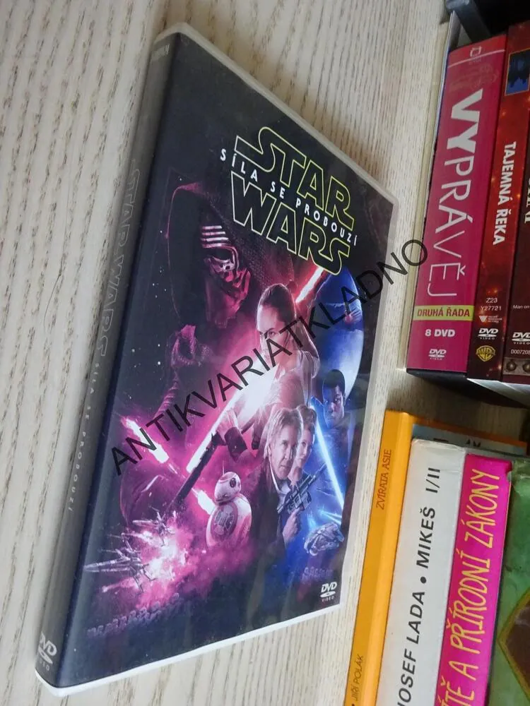 STAR WARS, SÍLA SE PROBOUZÍ, DVD FILM