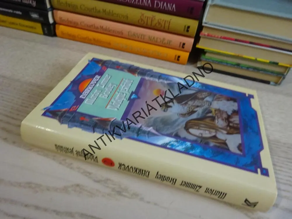VLÁDKYNĚ JESTŘÁBŮ, MARION ZIMMER BRADLEY, DARKOVER, **an
