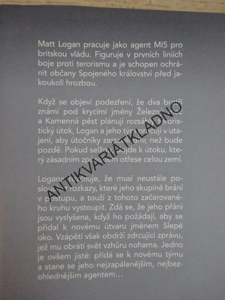 ZAJMI NEBO ZABIJ, TOM MARCUS, BÝVALÝ AGENT M15, **an