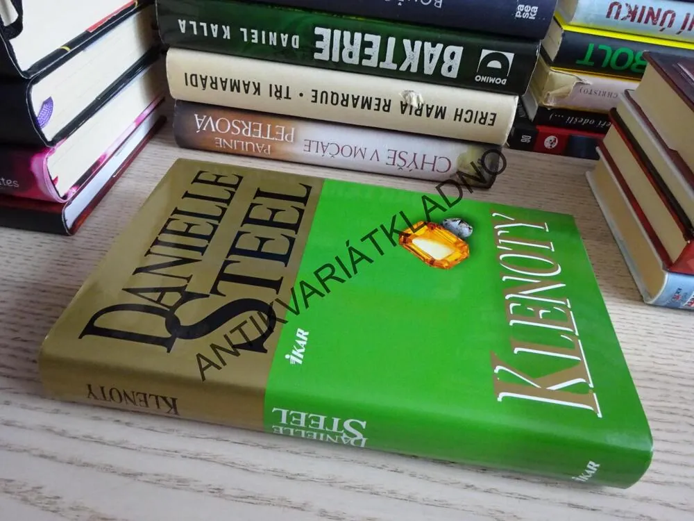 KLENOTY, DANIELLE STEEL, **an