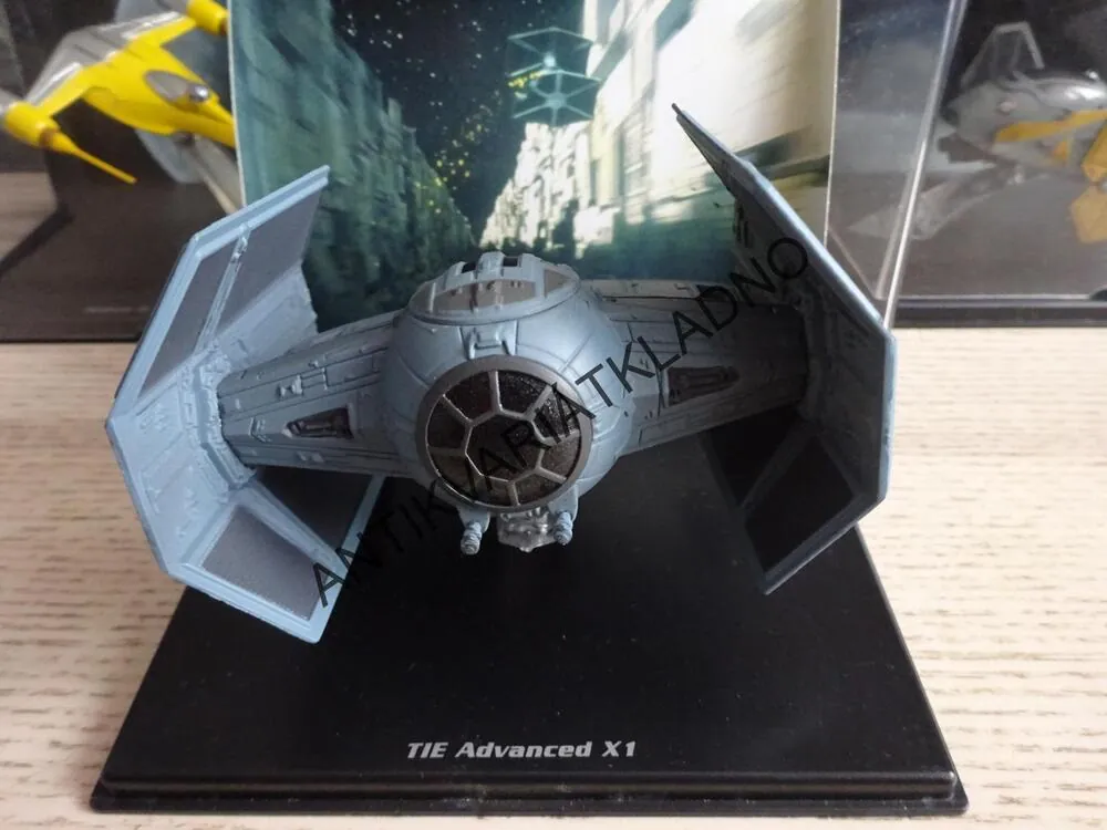 STAR WARS 3. - TIE ADVANCED X1