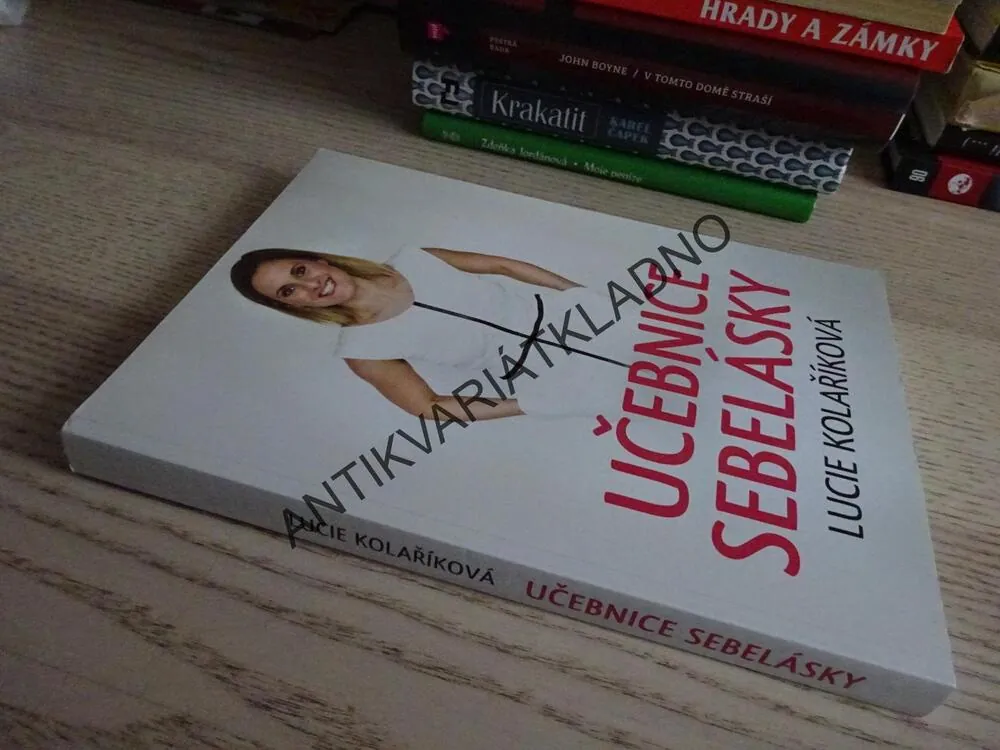 UČEBNICE SEBELÁSKY, LUCIE KOLAŘÍKOVÁ, **an