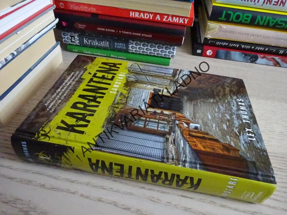 KARANTÉNA, SAMOTÁŘI, LEX THOMAS, **an
