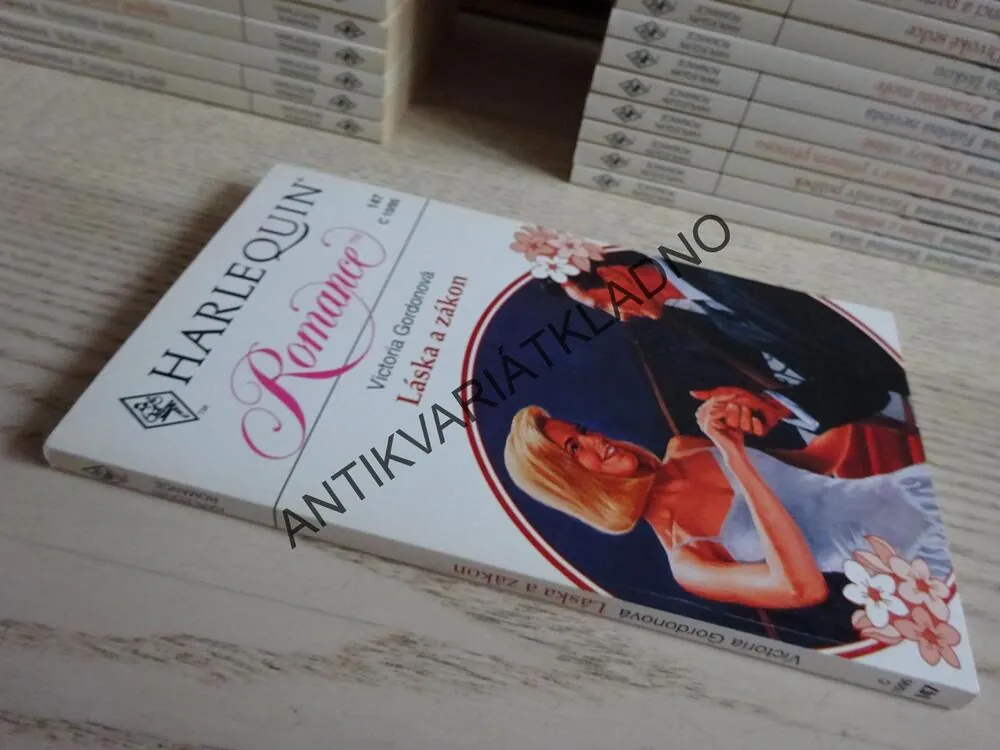 LÁSKA A ZÁKON, VICTORIA GORDONOVÁ, **an