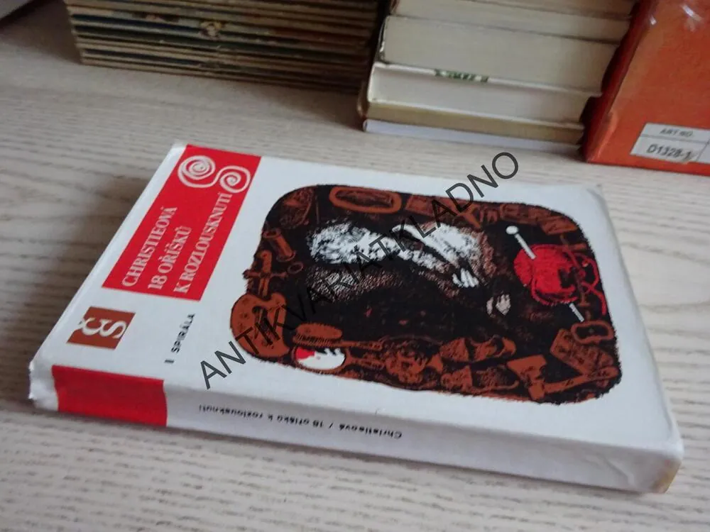 18 OŘÍŠKŮ K ROZLOUSKNUTÍ, AGATHA CHRISTIE, **an