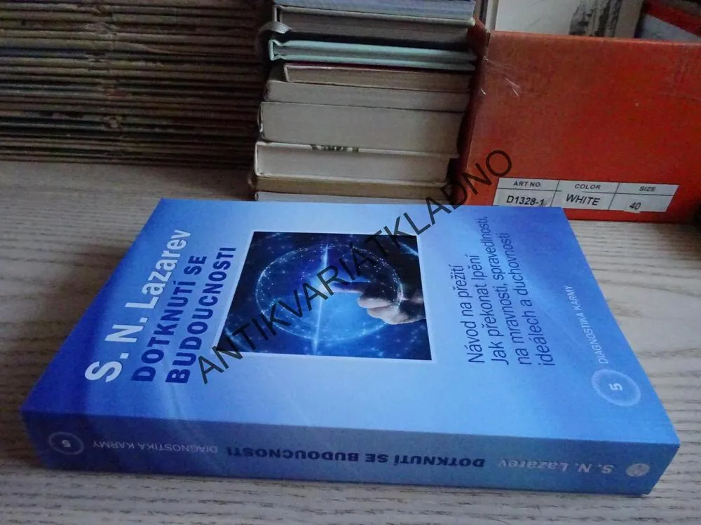 DOTKNUTÍ SE BUDOUCNOSTI, S. N. LAZAREV, **an