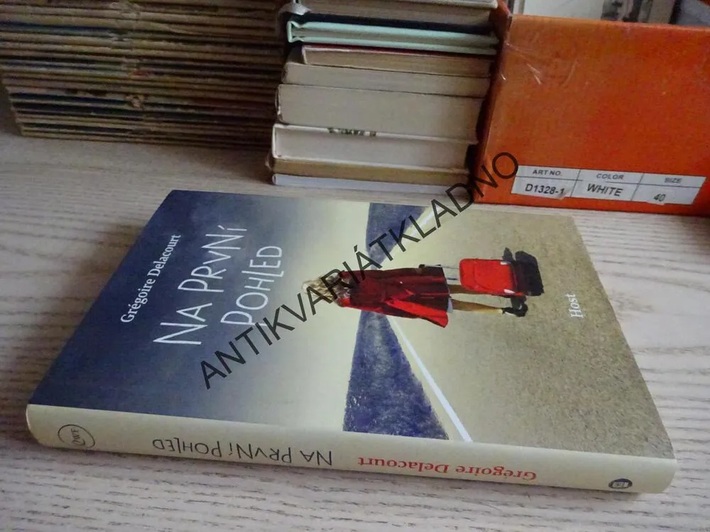 NA PRVNÍ POHLED, GRÉGOIRE DELACOURT, **an