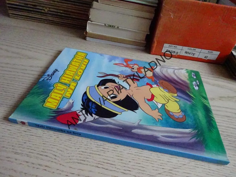 MALÝ HIAWATHA NA LOVU, WALT DISNEY, **an