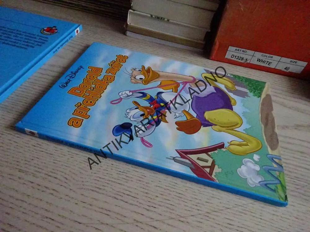 DONALD A PŘEHLÍDKA ZVÍŘAT, WALT DISNEY, **an