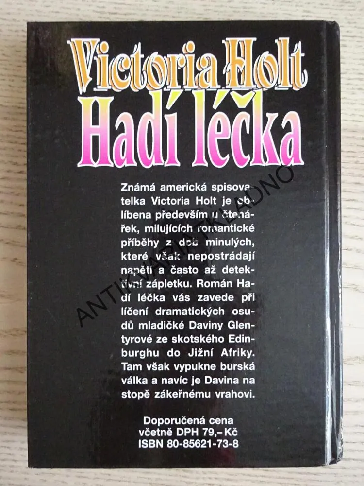 HADÍ LÉČKA, VICTORIA HOLTOVÁ, **an