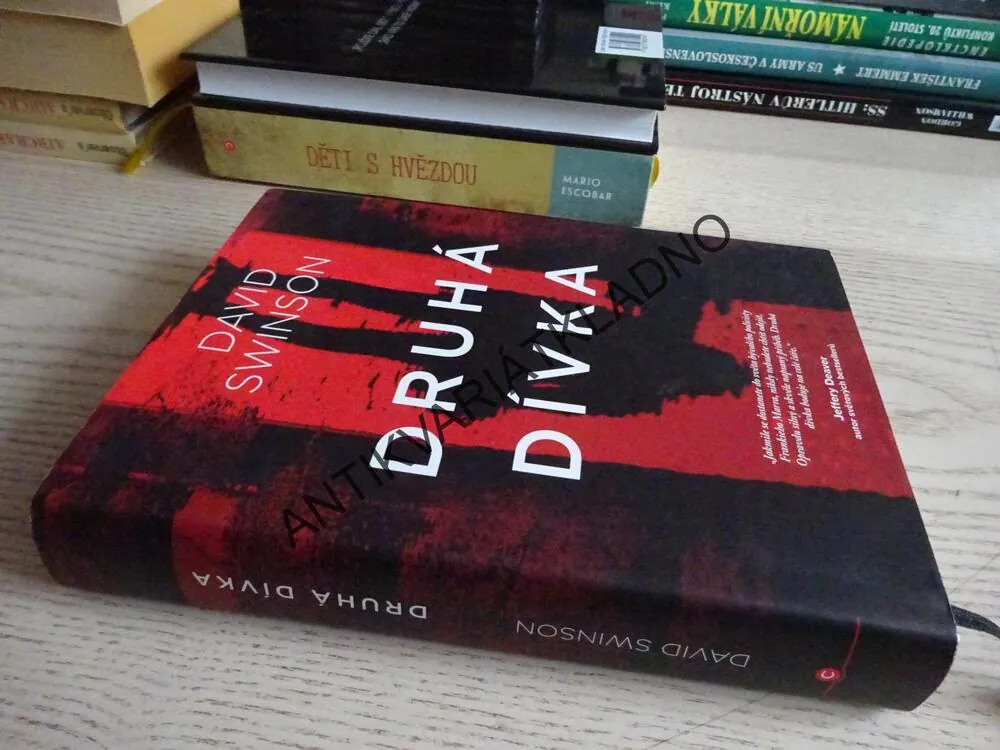 DRUHÁ DÍVKA, DAVID SWINSON, **an