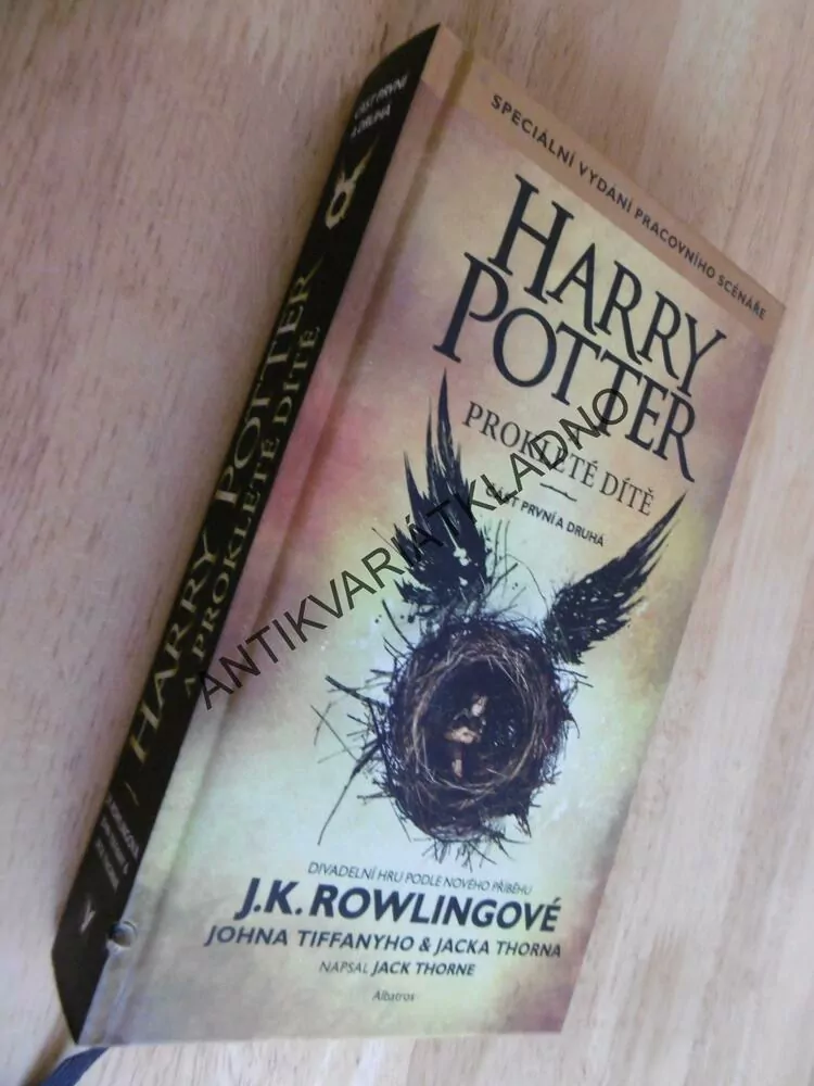 HARRY POTTER A PROKLETÉ DÍTĚ, J.K. ROWLINGOVÁ, **an