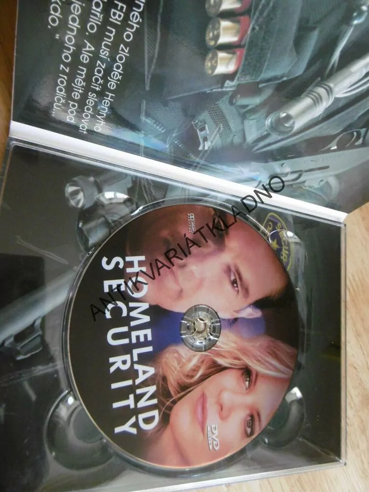 MILENEC JE ZLOČINEC!,  DVD FILM