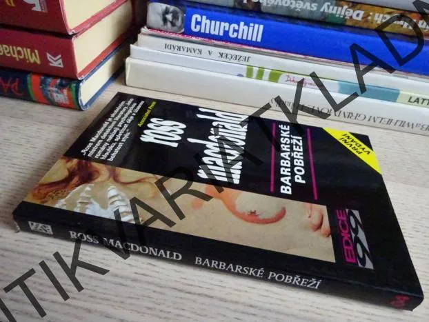 BARBARSKÉ POBŘEŽÍ, ROSS MACDONALD, **an