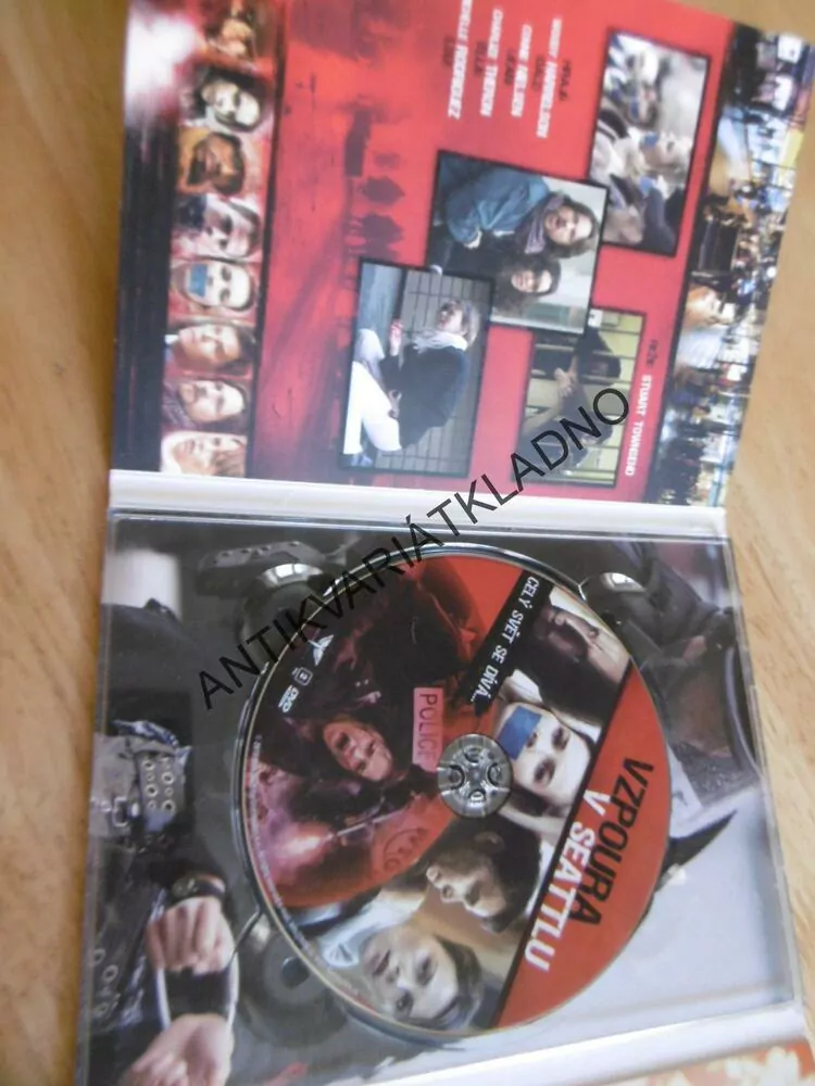 VZPOURA V SEATTLU, DVD FILM 