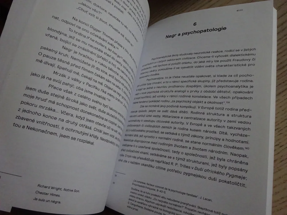 ČERNÁ KŮŽE, BÍLE MASKY, FRANTZ FANON, **an
