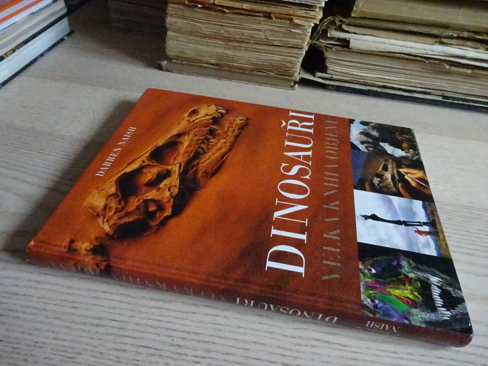 DINOSAUŘI, VELKÁ KNIHA OBJEVŮ, DARREN NAISH, **an