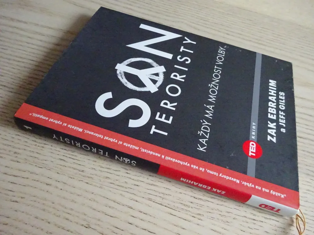 SYN TERORISTY, ZAK EBRAHIM, JEFF GILES, **an