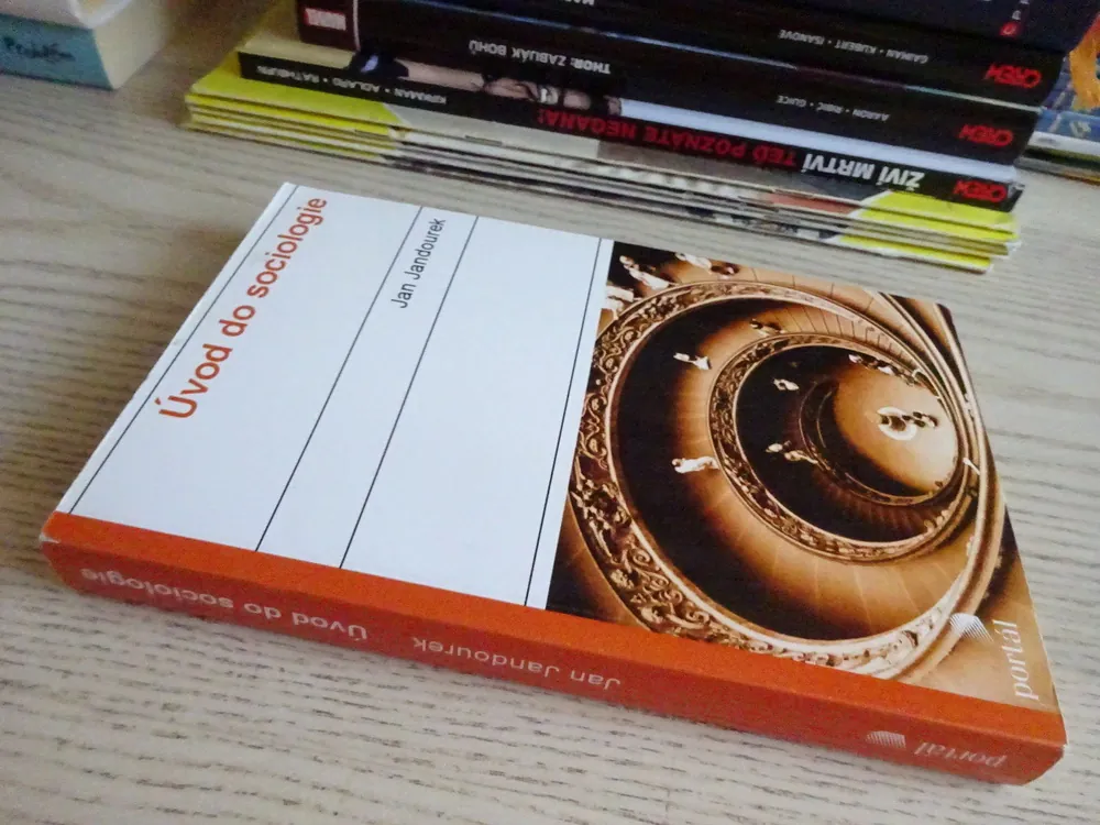 ÚVOD DO SOCIOLOGIE, JAN JANDOUREK, **an