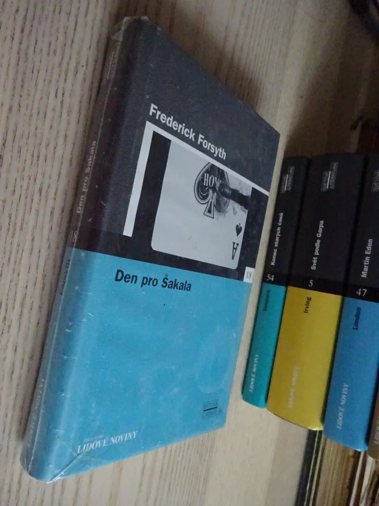 DEN PRO ŠAKALA, FREDERICK FORSYTH, **an