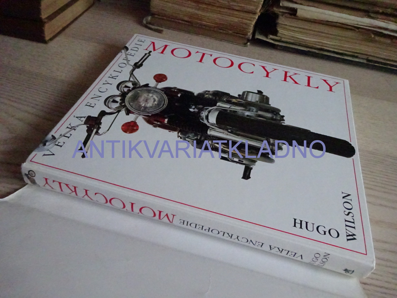 ENCYKLOPEDIE MOTOCYKLY, HUGO WILSON, **an