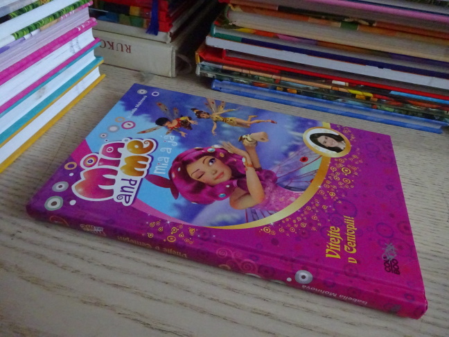 VÍTEJTE V CENTROPII!, MIA A JÁ, ISABELLA MOHNOVÁ, **an