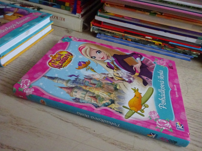 POHÁDKOVÁ ŠKOLA, REGAL ACADEMY, IGINIO STRAFFI, **an