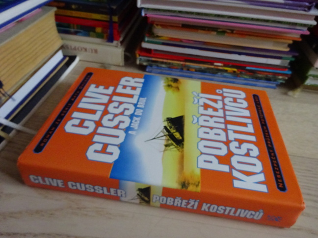 POBŘEŽÍ KOSTLIVCŮ, CLIVE CUSSLER, JACK DU BRUL, **an