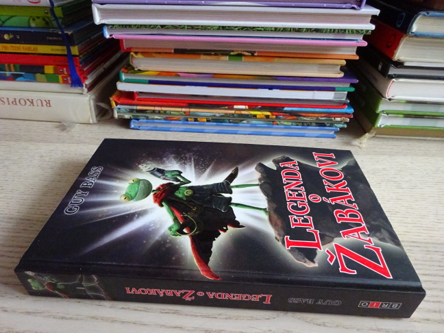 LEGENDA O ŽABÁKOVI, GUY BASS, **an