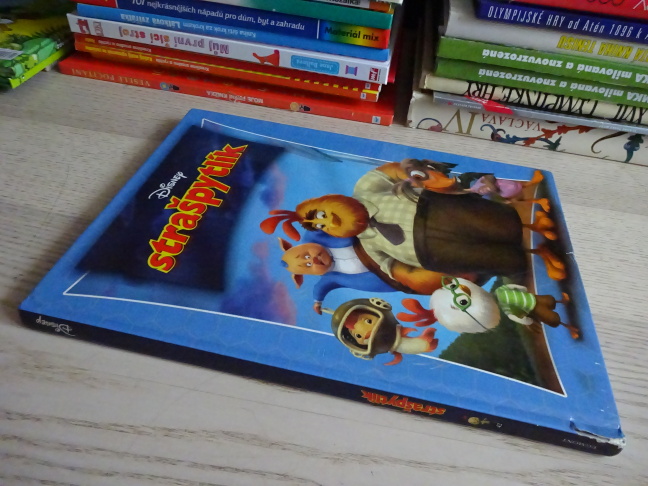 STRAŠPYTLÍK, DISNEY, **an