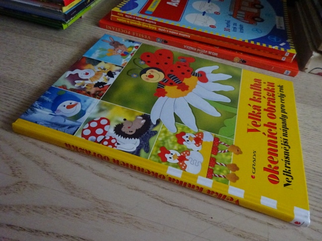 VELKÁ KNIHA OKENNÍCH OBRÁZKŮ, NEJKRÁSNĚJŠÍ NÁPADY PRO CELÝ ROK, **an