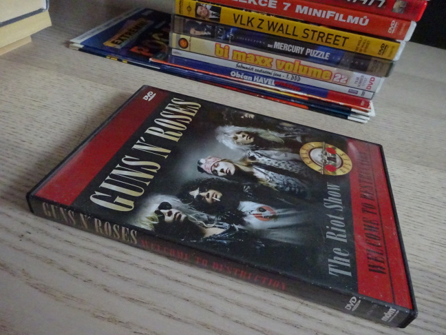 GUNS N' ROSES, THE RIOT SHOW, DVD HUDBA