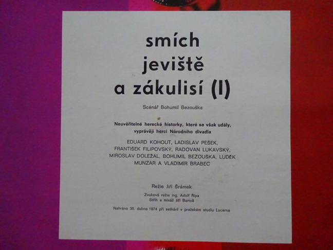 SMÍCH, JEVIŠTĚ A ZÁKULISÍ, MLUVENÉ SLOVO