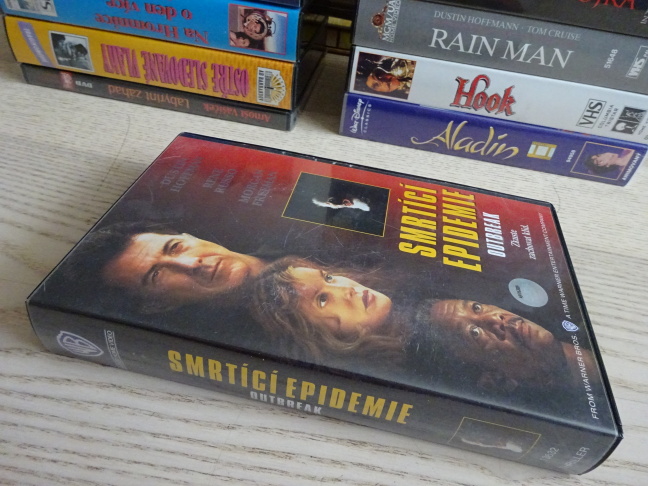 SMRTÍCÍ EPIDEMIE, DUSTIN HOFFMAN, RENE RUSSO, M. FREEMAN, VHS VIDEOKAZETA