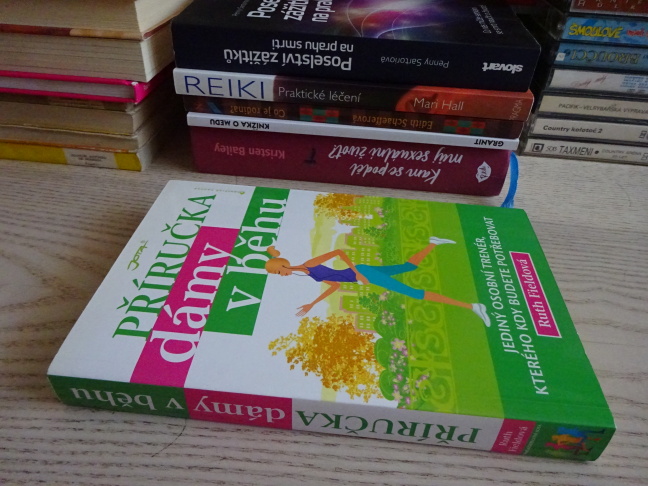 PŘÍRUČKA DÁMY V BĚHU, RUTH FIELDOVÁ, **an