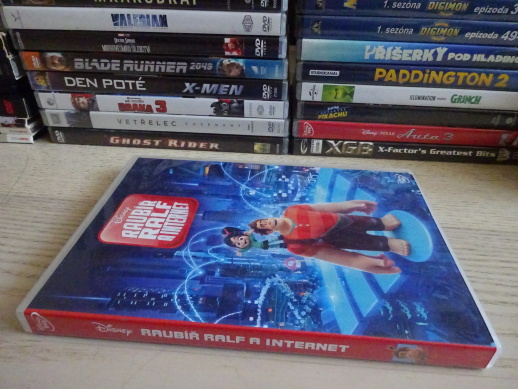 RAUBÍŘ RALF A INTERNET, DVD FILM