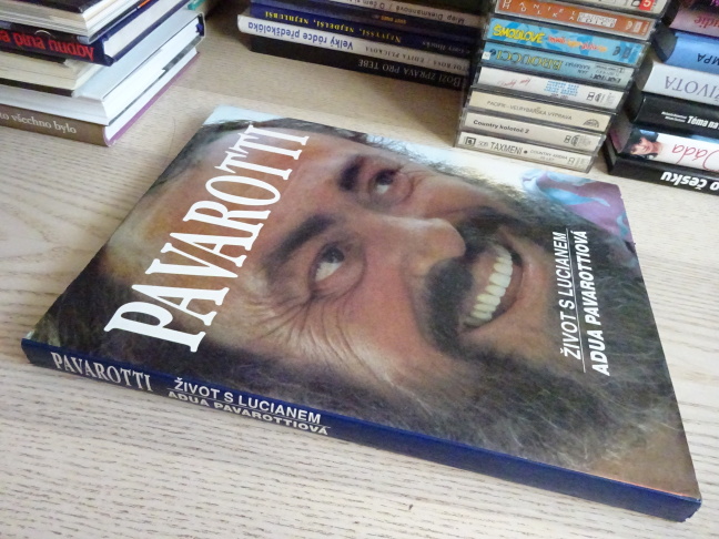 PAVAROTTI, ŽIVOT S LUCIANEM, ADUA PAVAROTTI, **an
